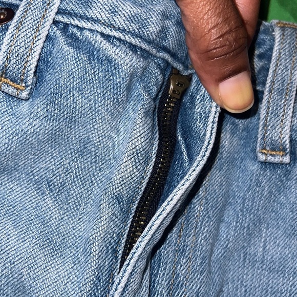 Madewell The Mom Jean Distressed Denim Women Shorts size 28- Flaw - Picture 6 of 9